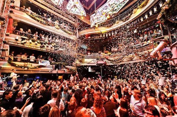 Feest Oudjaarsavond in club Teatro Kapital Madrid